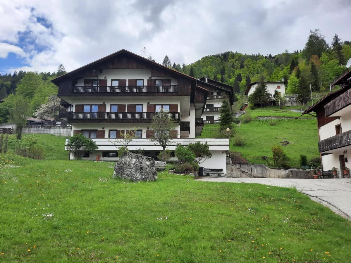 Appartamenti Dolomiti Colcerver Exterior photo